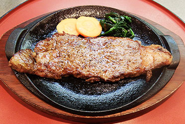 ステーキセット 選べる3種のソース(ごはん、味噌汁付き)オーストラリア産牛サーロイン150g使用