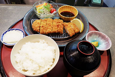 とんかつ定食
