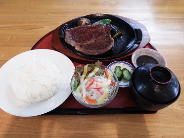 南郷産牛ステーキセット(ご飯、みそ汁、サラダ付き) A4ランク南郷産牛 ロース150g使用